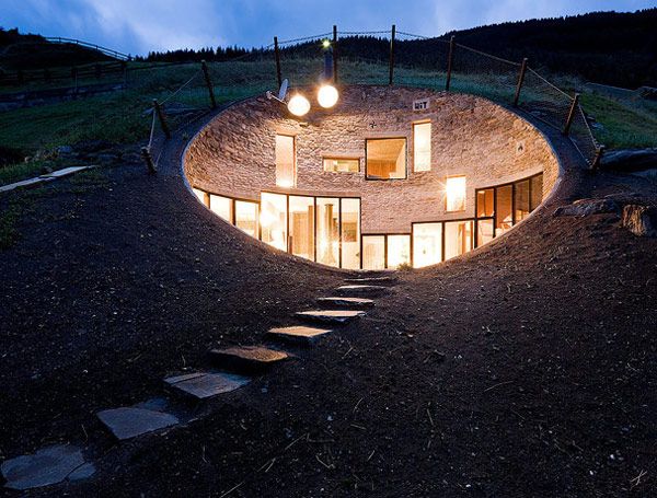 underground home designs swiss mountain house 1 Ngất ngây trước vẻ đẹp của biệt thự sang trọng nằm dưới lòng đất